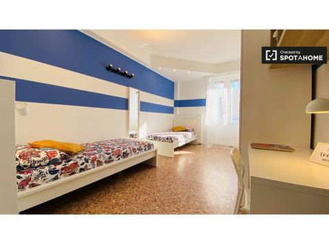 Posto letto in affitto in appartamento con 2 camere da… - In Affitto