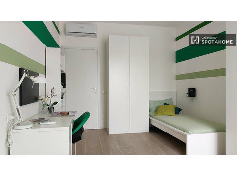 Bett zu vermieten in Wohnung mit 2 Schlafzimmern in Mailand - Zu Vermieten