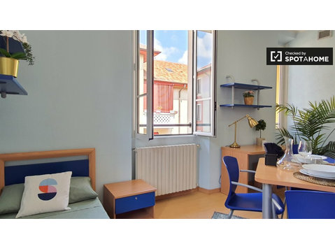 Bett zu vermieten in Einzimmerwohnung, Mailand - Zu Vermieten