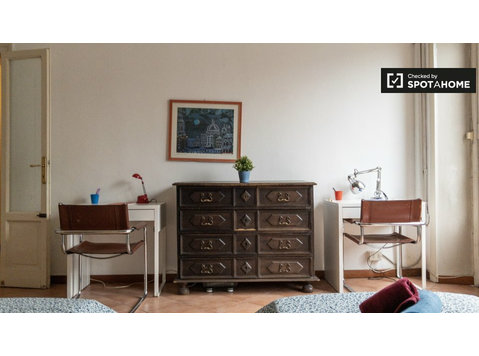 Bett zu vermieten, Mehrbettzimmer, 3-Bettwohnung, Porta… - Zu Vermieten