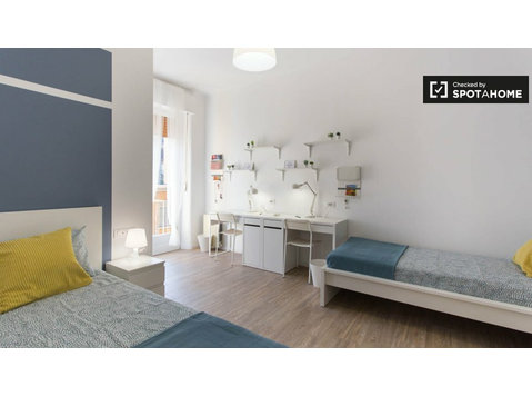 Bett im Mehrbettzimmer zu vermieten in 6-Zimmer-Wohnung in… - Zu Vermieten