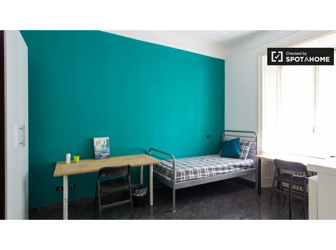 Bed room in apartment in Città Studi, Milan - 	
Uthyres
