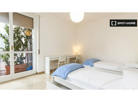 Bett zu vermieten in Wohnung mit 2 Schlafzimmern in… - Zu Vermieten