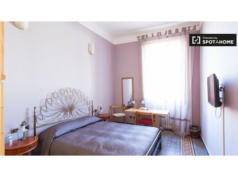 Big room to rent in 6-bedroom apartment in Vigentino, Milan - Под наем