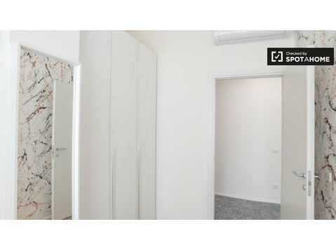 Doppelzimmer zu vermieten, 5-Zimmer-Wohnung, Lambrate - Zu Vermieten