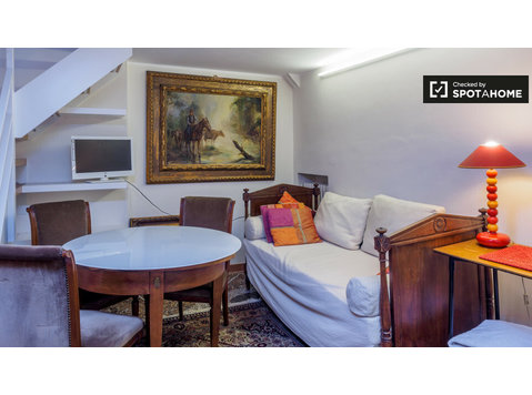 Doppelzimmer in einem 3-Zimmer-Apartment in Brera, Mailand - Zu Vermieten