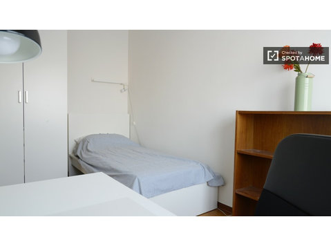 Furnished room in apartment in Bicocca, Milan - For Rent