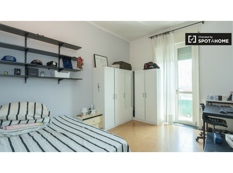 Arredato camera in appartamento a Bicocca, Milano - In Affitto