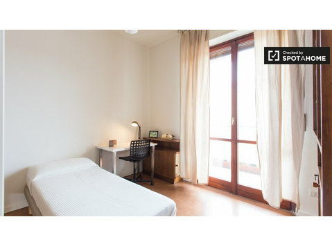 Möbliertes Zimmer in einer Wohnung in Guastalla, Mailand - Zu Vermieten