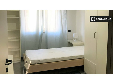 Möbliertes Zimmer in einer Wohnung in Navigli, Mailand - Zu Vermieten