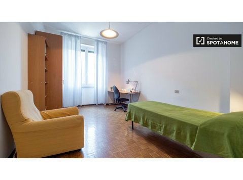 Umeblowany pokój w apartamencie w Navigli, Mediolan - Do wynajęcia