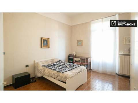 Umbria'daki apartman dairesinde döşenmiş oda, Milano - Kiralık
