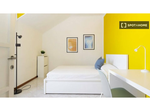 Gran dormitorio en Navigli con terraza - Alquiler