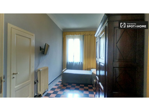 Ładny pokój do wynajęcia w Vigentino, Mediolan - Do wynajęcia