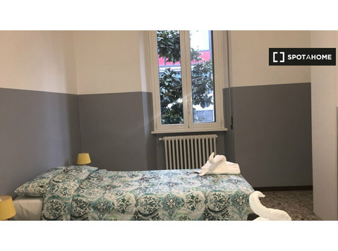 Quarto para alugar, apartamento de 3 quartos em Precotto,… - Aluguel