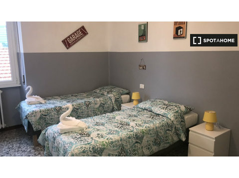 Zimmer zu vermieten, 3-Zimmer-Wohnung in Precotto, Mailand - Zu Vermieten