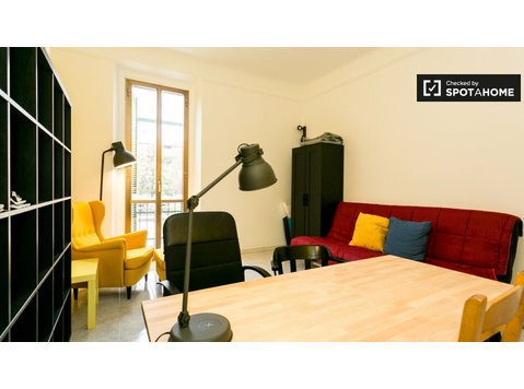 Room for rent in 2-bedroom apartment in Bovisa, Milan - For Rent
