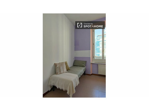 Se alquila habitación en piso de 3 habitaciones en Milán - Alquiler