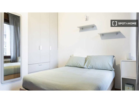 Quarto para alugar em Scalo Romana, Milão - Aluguel