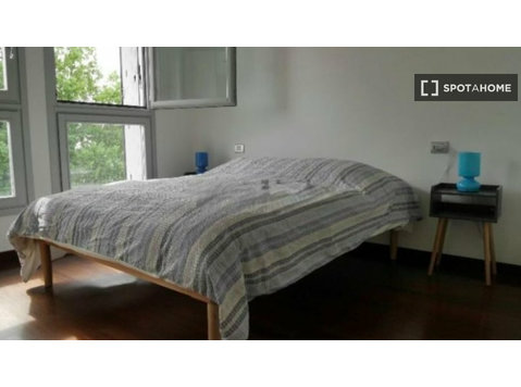 Chambre à louer dans appartement avec 2 chambres à Bovisa,… - À louer