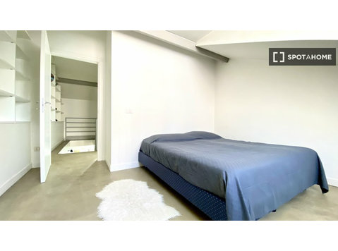 Camera in affitto in appartamento con 2 camere da letto a… - In Affitto