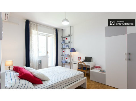 Room for rent in apartment with 2 bedrooms in Milan - Vuokralle