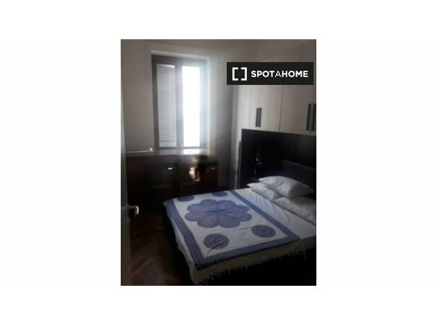 Zimmer zu vermieten in Wohnung mit 2 Schlafzimmern in… - Zu Vermieten