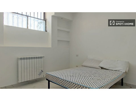 Zimmer zu vermieten in Wohnung mit 2 Schlafzimmern in… - Zu Vermieten