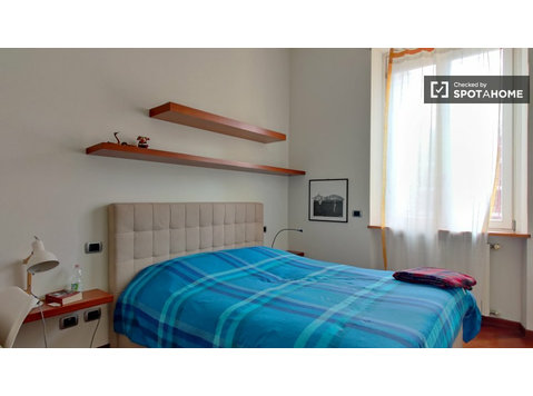 Room for rent in apartment with 4 bedrooms in Milan - Til leje