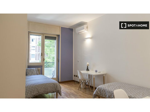 Zimmer zu vermieten in Wohnung mit 4 Schlafzimmern in Porta… - Zu Vermieten