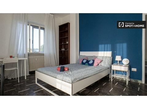 Zimmer mit 3 Schlafzimmern in Sesto San Giovanni, Mailand - Zu Vermieten