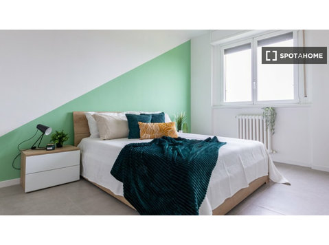 Chambre en colocation à louer à Gallaratese, Milan - À louer