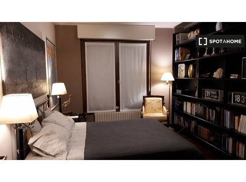 Zimmer zu vermieten in 3-Zimmer-Wohnung in Trezzano - Zu Vermieten