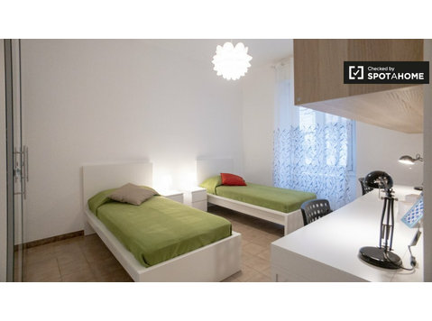 Stilvolles Zimmer zu vermieten in Greco, Mailand - Zu Vermieten