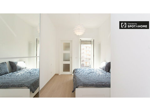 Stylowy pokój w apartamencie z 2 sypialniami w Morivione w… - Do wynajęcia