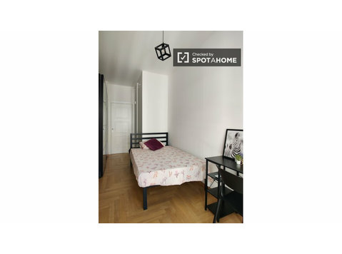 3 chambres à coucher - À louer