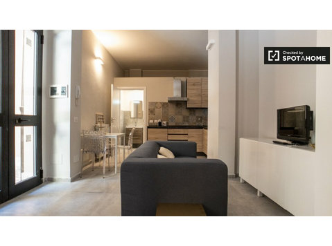 Apartamento de 1 quarto para alugar na Zona Solari, Milão - Apartamentos