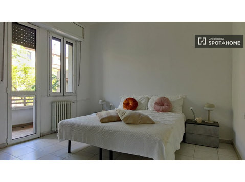 Apartamento de 1 quarto para alugar na Zona 7 de Milão,… - Apartamentos