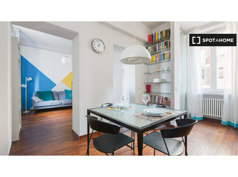 Apartamento de 1 dormitorio en la zona de Isola - Pisos