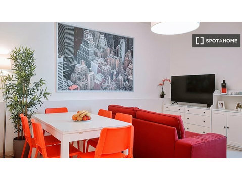 Apartamento de 2 dormitorios en alquiler en Centrale, Milán - Pisos