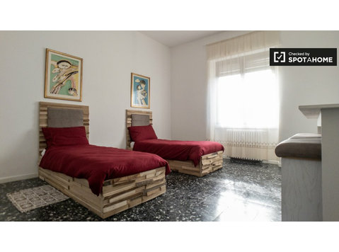 Apartamento de 2 dormitorios en alquiler en Forlanini,… - Pisos