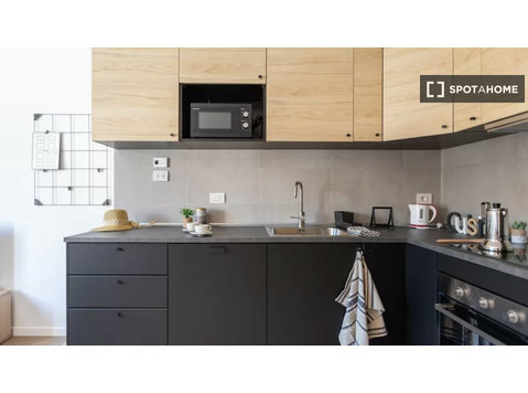 Apartamento de 3 habitaciones en alquiler en Giambellino,… - Pisos