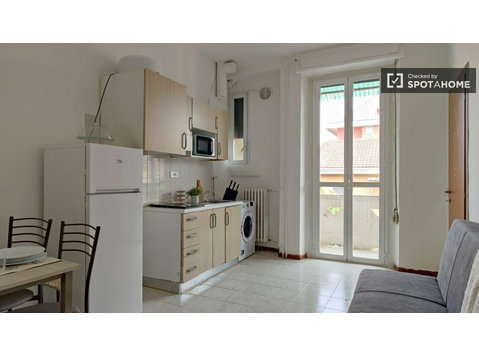 Apartamento de 1 habitación en alquiler en Barona, Milán - Pisos