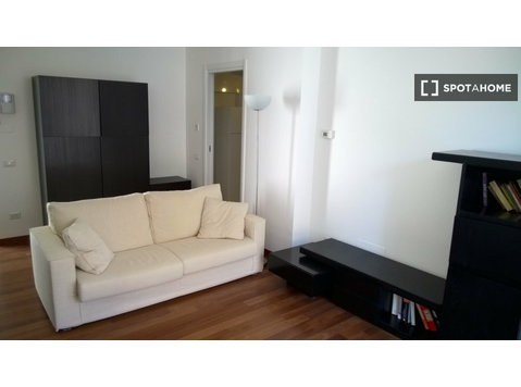 Apartamento com 1 quarto para alugar em Città Studi, Roma - Apartamentos