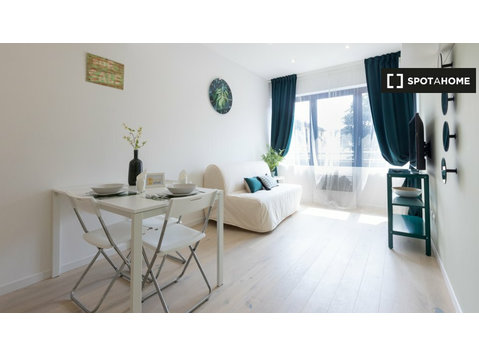 Appartement avec 1 chambre à louer à Crescenzago, Milan - Appartements