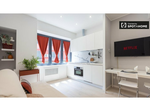 Apartamento com 1 quarto para alugar em Crescenzago, Milão - Apartamentos
