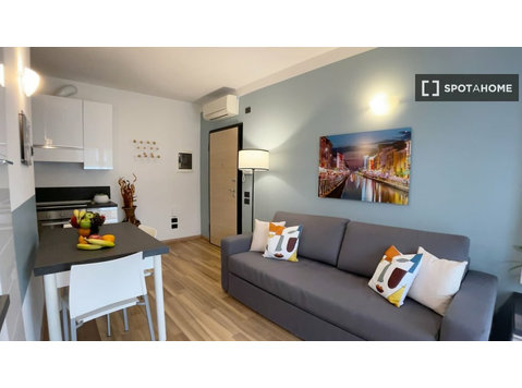 Apartamento de 1 habitación en alquiler en Dergano, Milán - Pisos