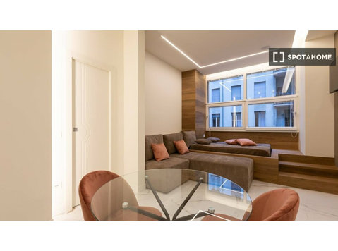 Apartamento com 1 quarto para alugar em Guastalla, Milão - Apartamentos
