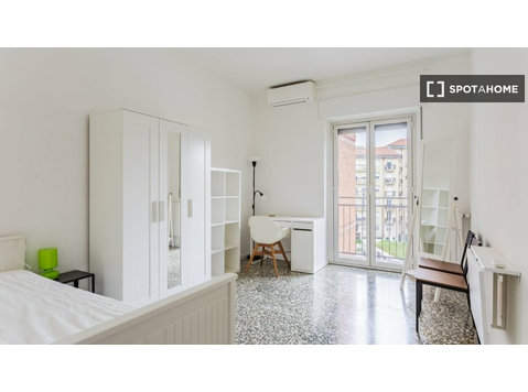 Apartamento de 1 habitación en alquiler en Vigentino, Milán - Pisos