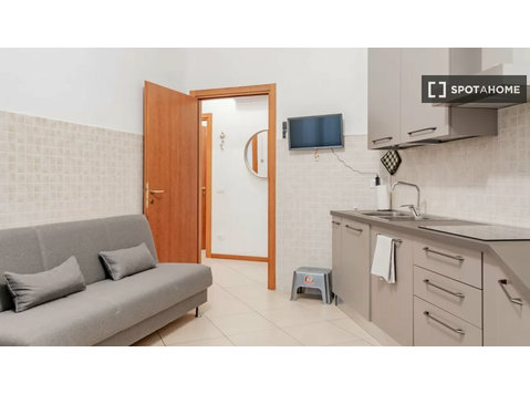 Apartamento de 2 habitaciones en alquiler en Milán, Milán - Pisos